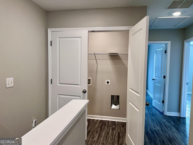 Building Photo - 306 Ashigan St