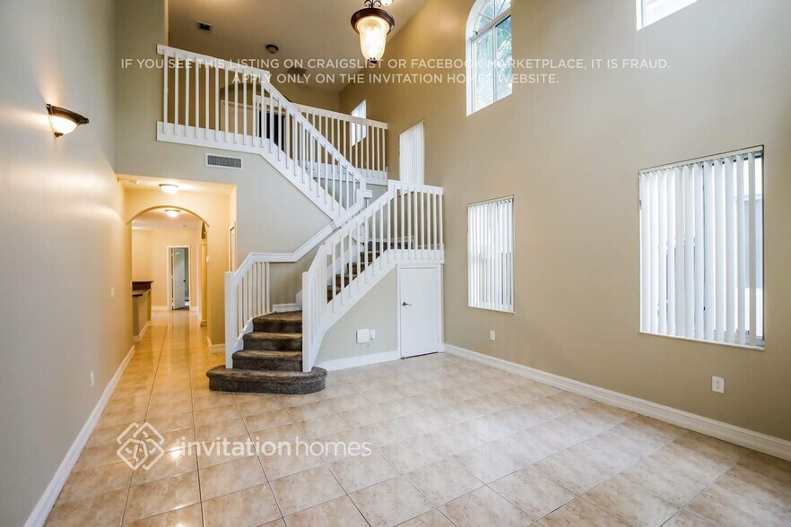 Building Photo - 15533 SW 13th Terrace