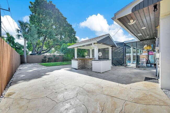 Building Photo - 836 Orchid Dr