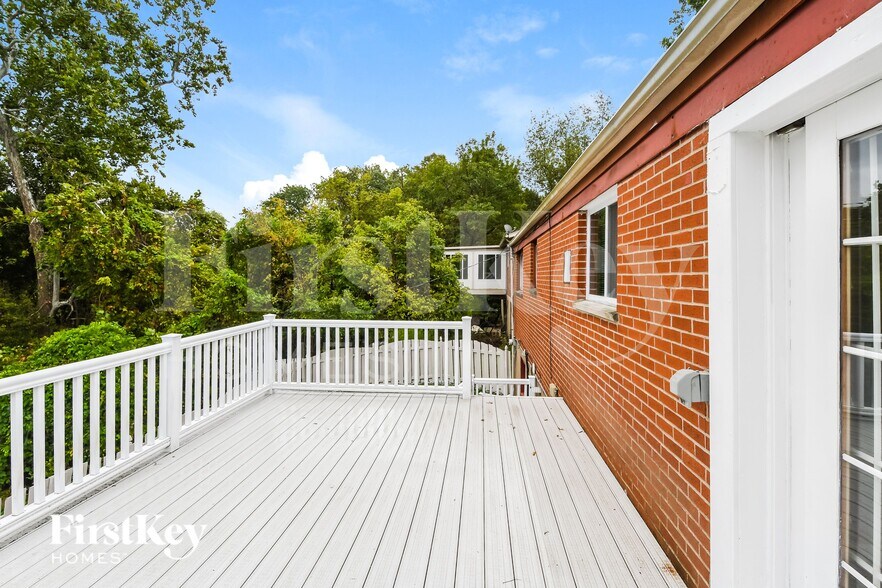 Building Photo - 3915 Rodapa Dr