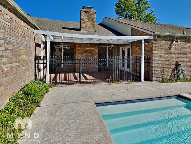 Building Photo - 7320 Campbell Rd
