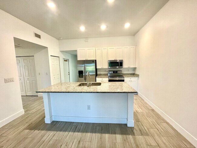 Building Photo - 3720 SW 8th Pl