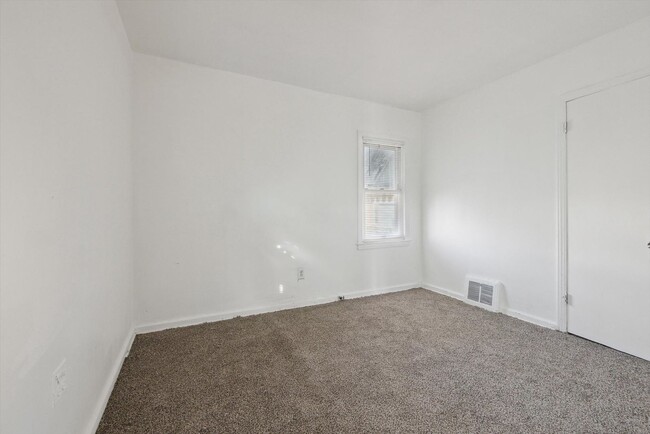 Building Photo - $1095 3 bedroom bungalow