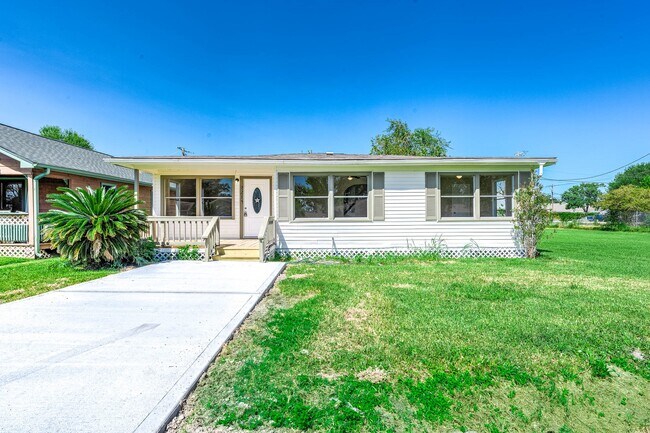 Primary Photo - 2214 11th Ave N