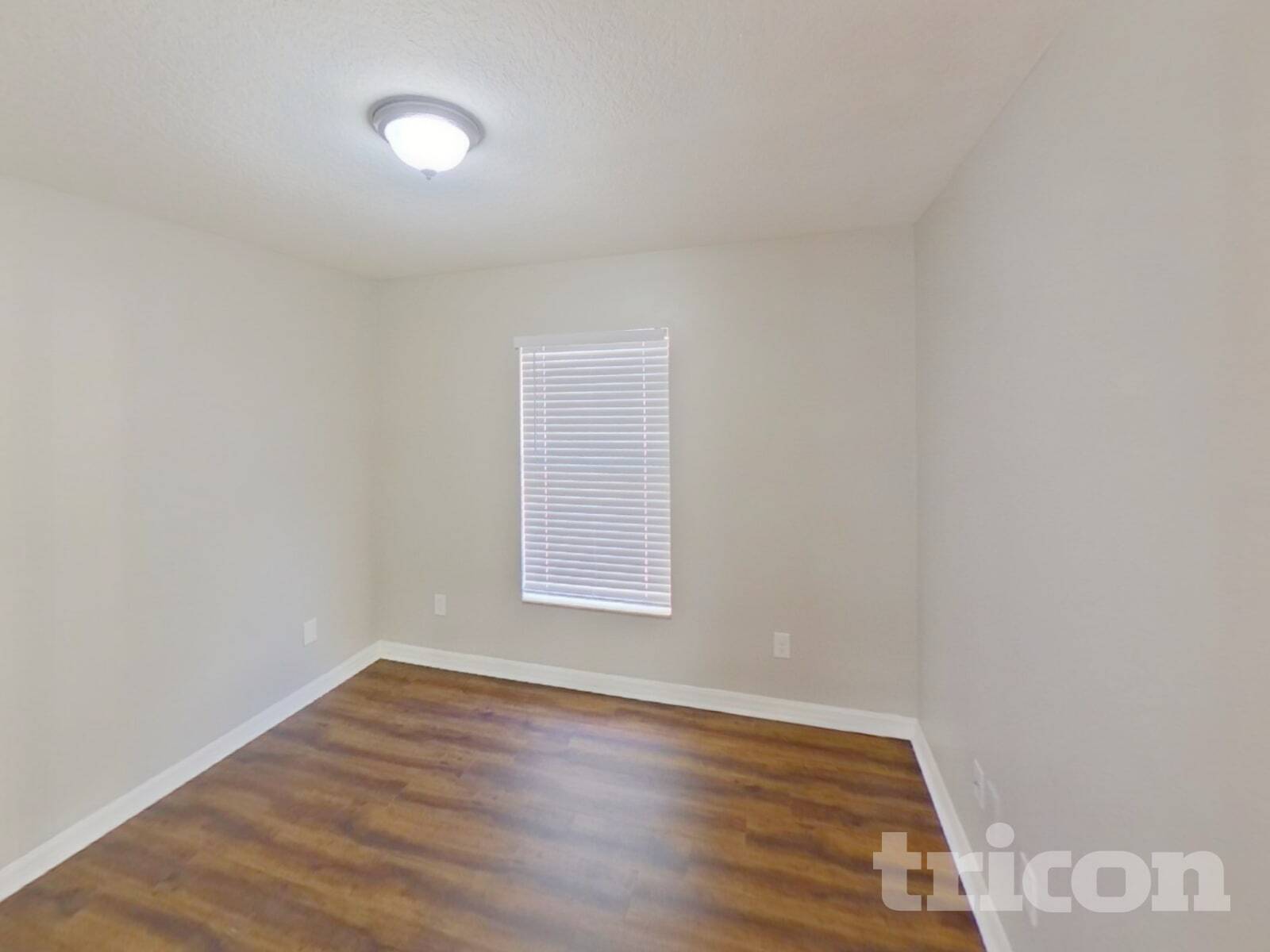 Building Photo - 1002 E 108th Ave