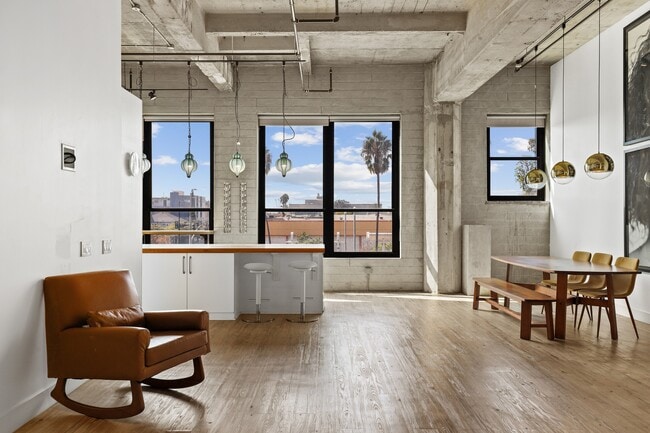 Building Photo - Qachtyp