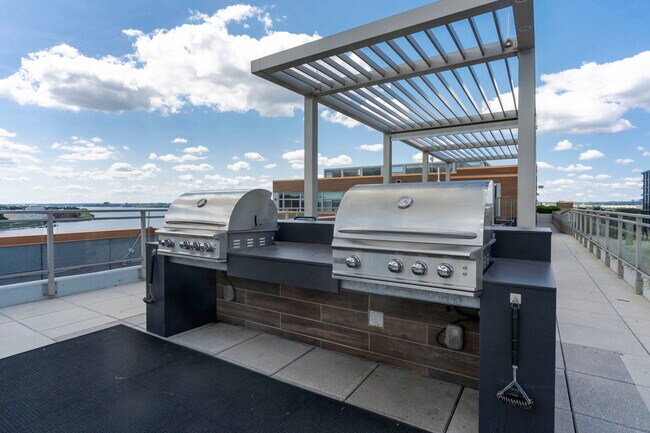 Building Photo - 88 V St SW