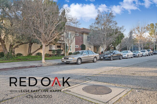 Building Photo - 2244 S Western Ave