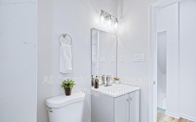 Building Photo - 5606 Elberton Pl