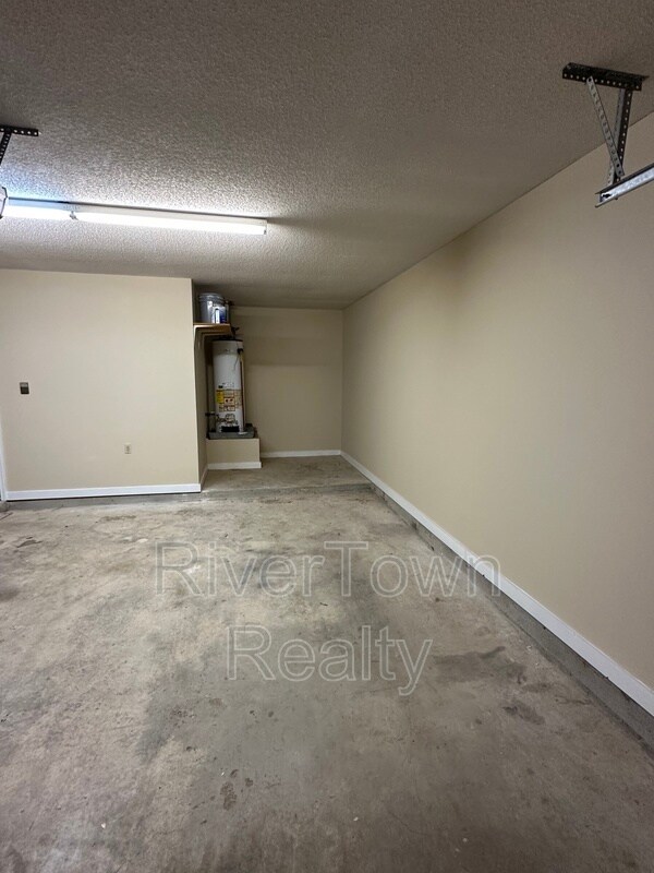 Building Photo - 751 N Sanga Rd