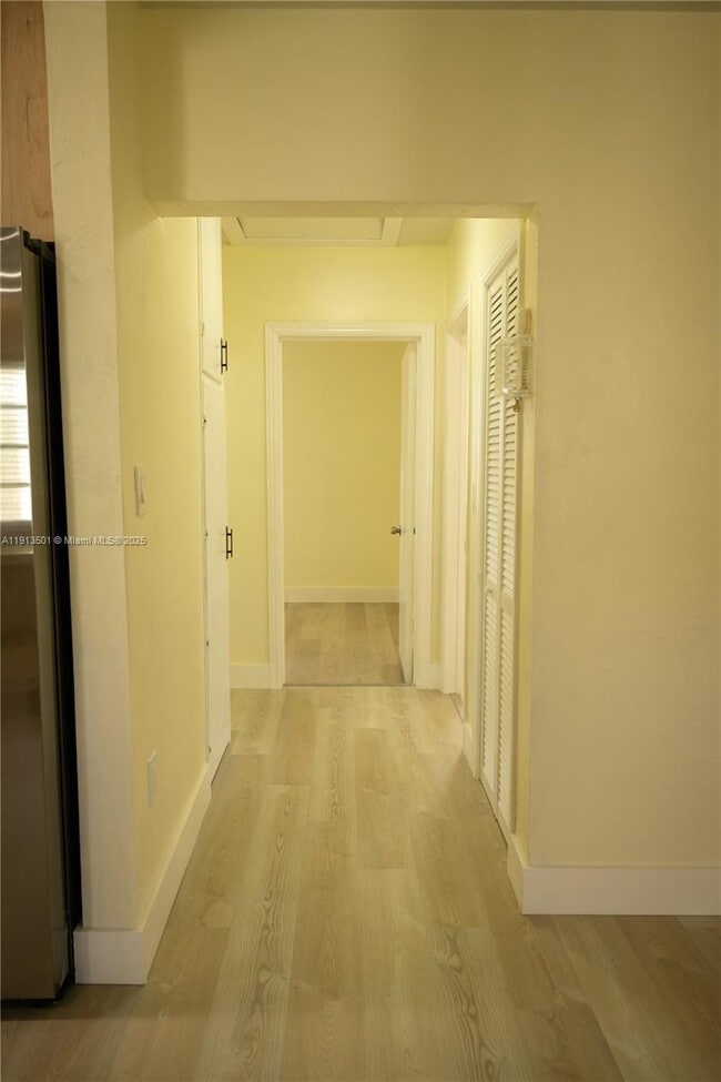 Building Photo - 467 SE 3rd St