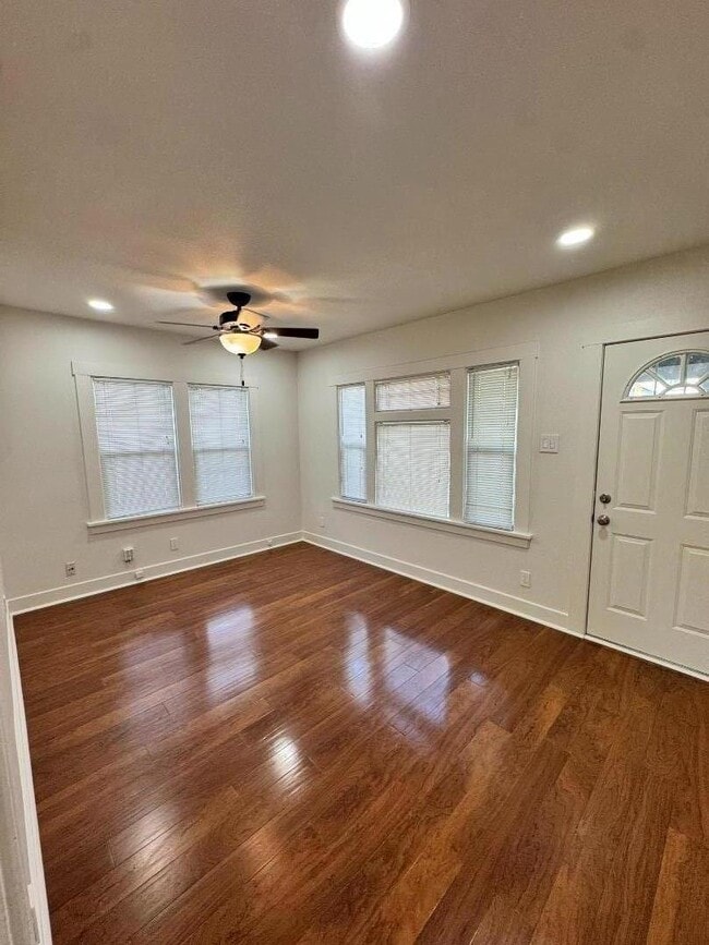 Building Photo - 961 S 7th St