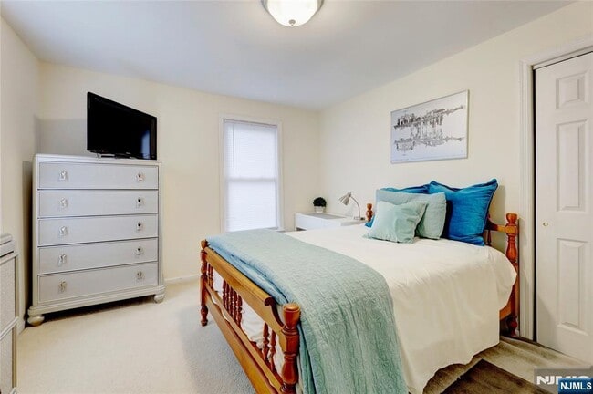 Building Photo - 145 Arch St