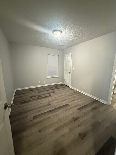 Building Photo - 3158 16th Ave