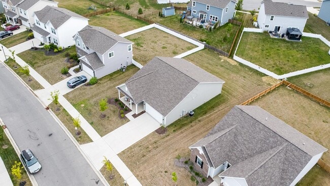 Building Photo - 468 Rochdale Run