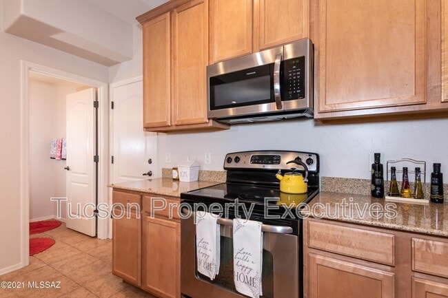 Building Photo - 2442 E Emerald Moon Dr