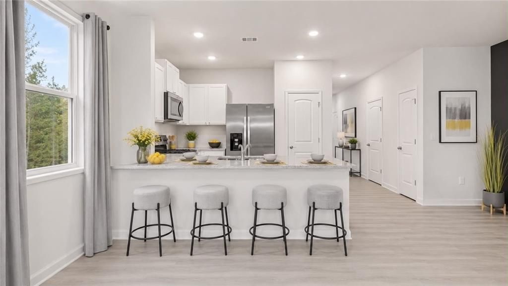 Building Photo - 2019 Roseleigh Dr