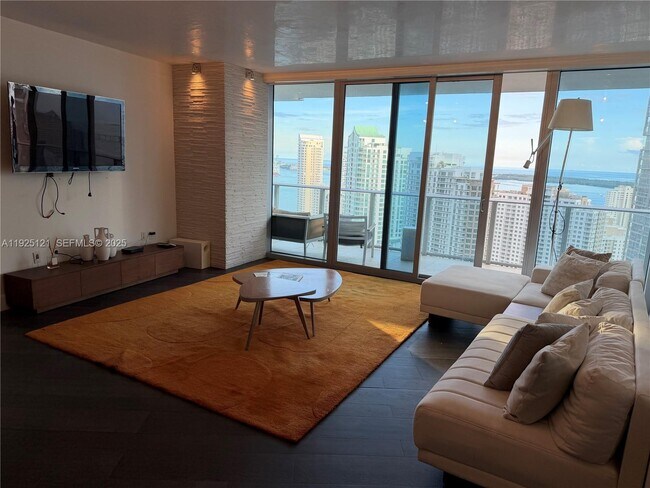 Building Photo - 200 Biscayne Blvd Way