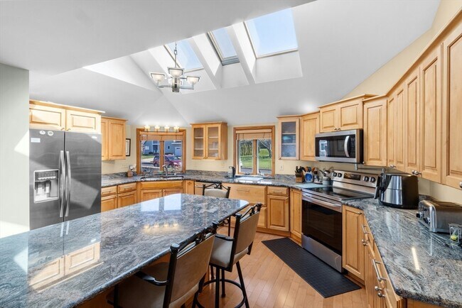 Building Photo - 2 Windward Way