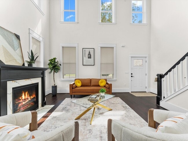 Building Photo - Modern Luxury Meets Everyday Comfort in Th...