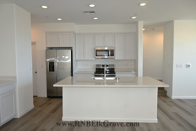 Building Photo - Beautiful New Build Home in Elk Grove!- Resident Benefit Package Property
