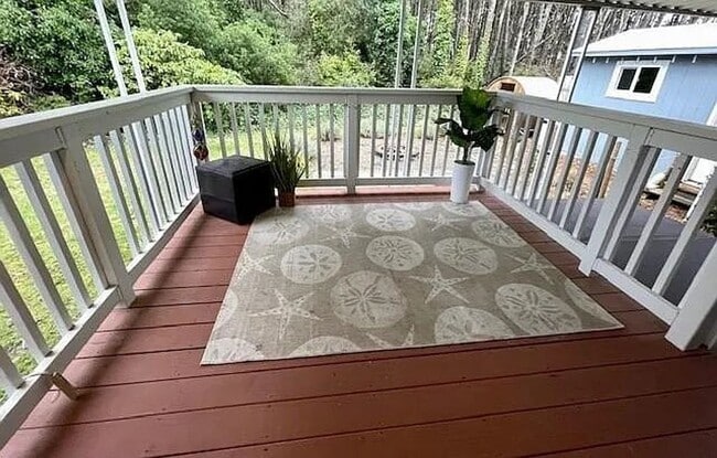 Building Photo - PENDING 3 Bdrm, 2 Bath Furnished Home in O...