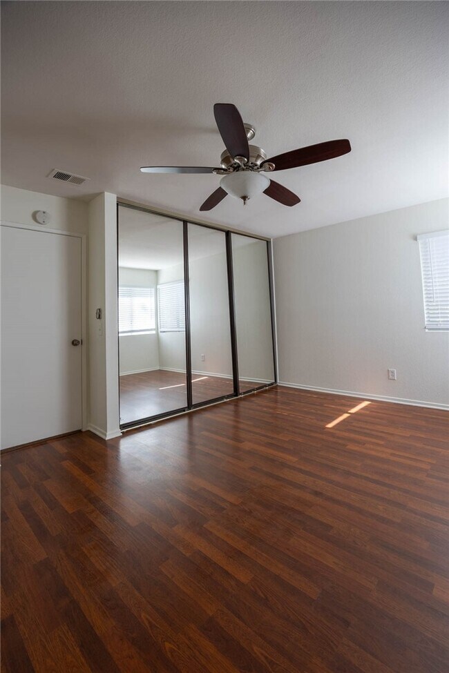 Building Photo - 2321 S Magnolia Ave