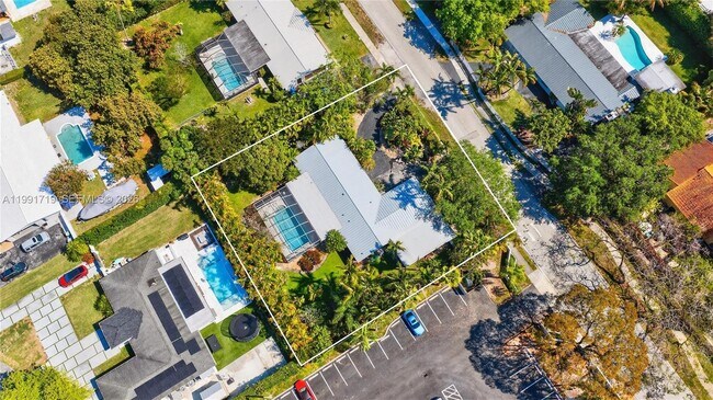 Building Photo - 10142 SW 79th Ave