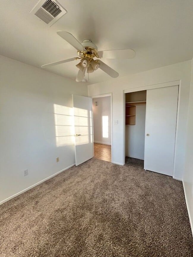 Building Photo - Single Family Home