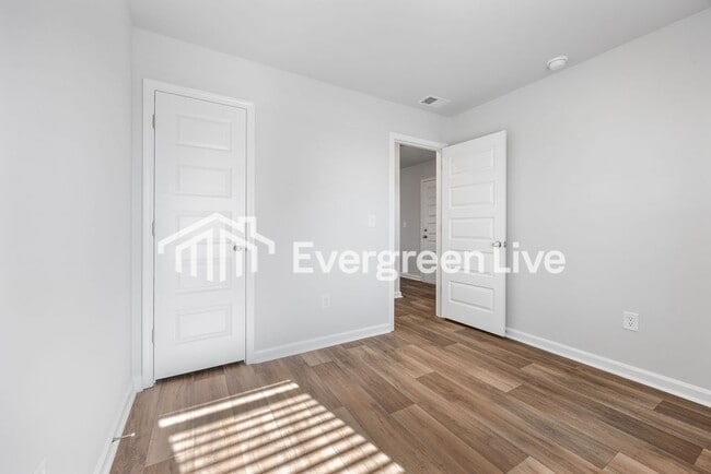 Building Photo - 1210 Willow Oaks Wy