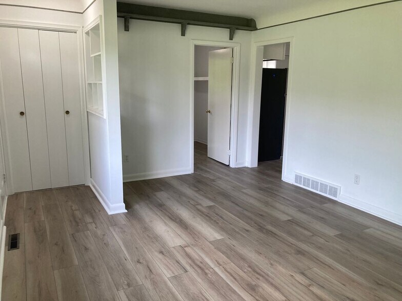 Building Photo - 7101 Reber Dr
