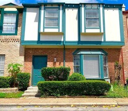 Building Photo - 7700 Creekbend Dr