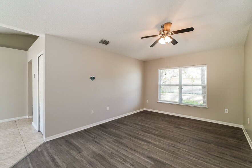 Building Photo - 5511 Ashland Dr