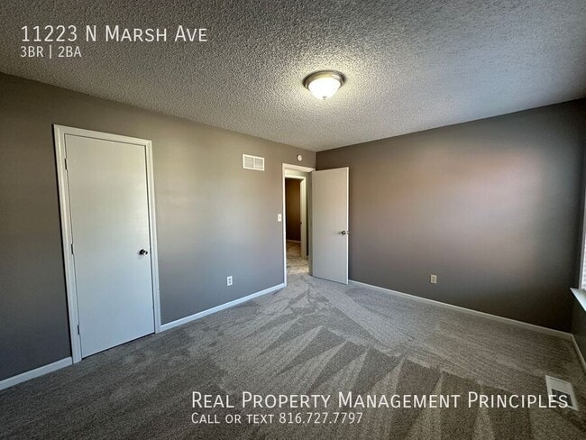 Building Photo - 11223 N Marsh Ave