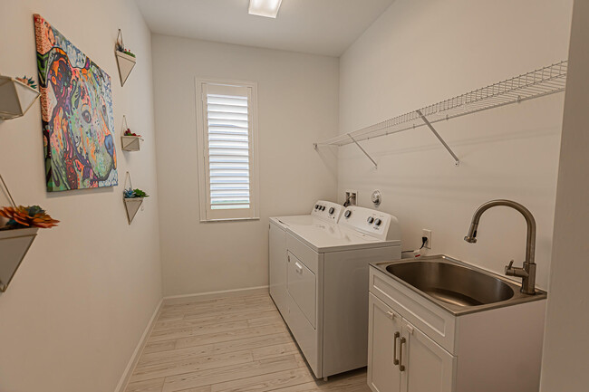 Building Photo - 11821 SW Lyra Dr.