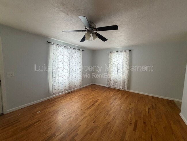 Building Photo - 4726 Hanover Ave