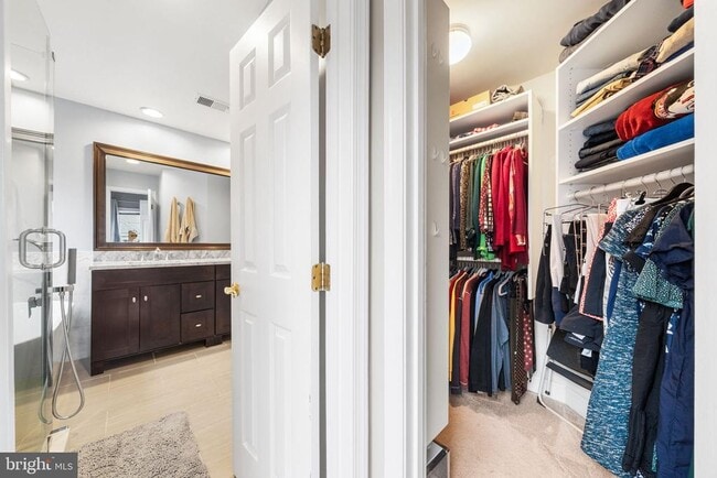 Building Photo - 4620 Knight Pl