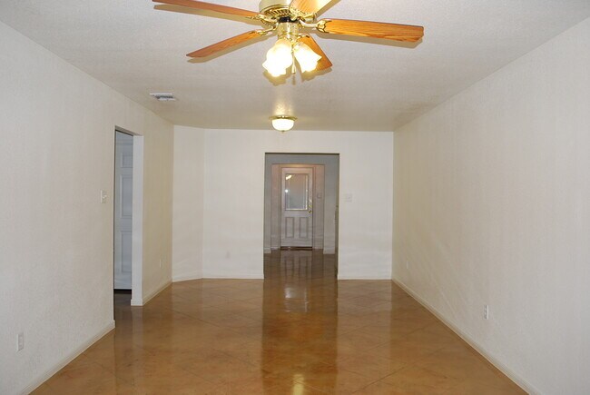 Building Photo - 938 RAMB