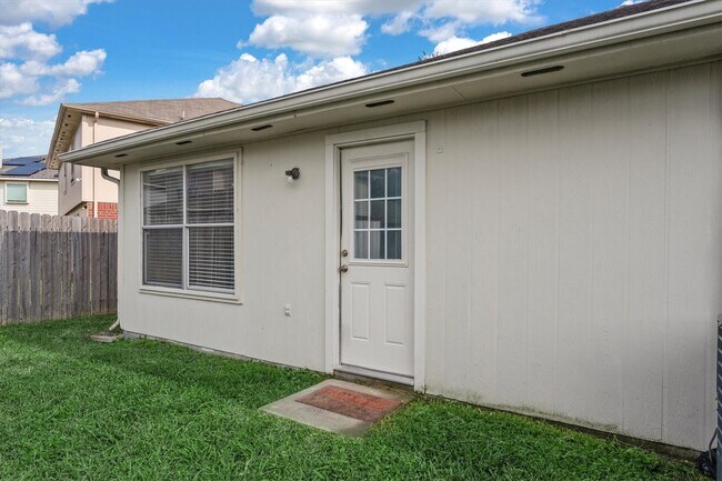 Building Photo - 21015 Hidden Bridle Ct