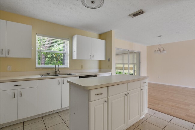 Building Photo - 5740 Travelers Way