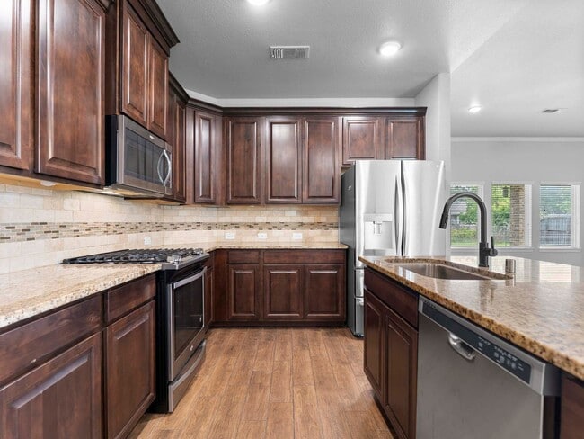 Building Photo - 3 bed 2 bath ( Columbia Lakes)