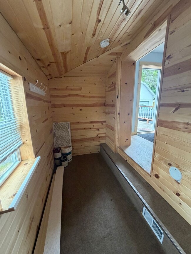 Building Photo - Charming 2 Bedroom, 1 Bathroom Home Available Now in Salem Lakes