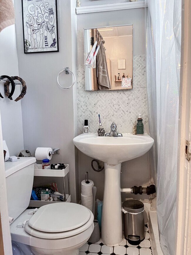 Building Photo - Uptown / Ravenswood - Studio - Deck