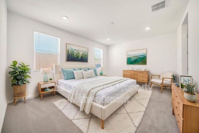 Building Photo - 6946 W Buckhorn Trail