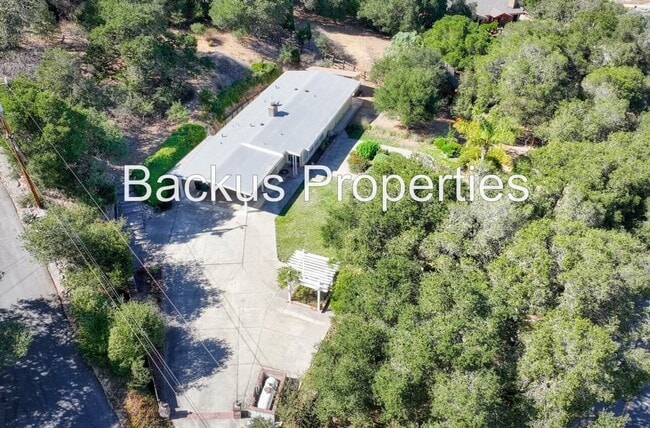 Building Photo - Great one-story home with the serenity of Pine Canyon