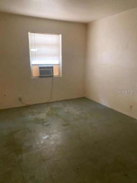 Building Photo - 203 W Wall St