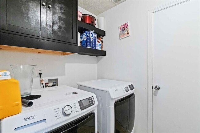 Building Photo - 4273 Holliday Rd