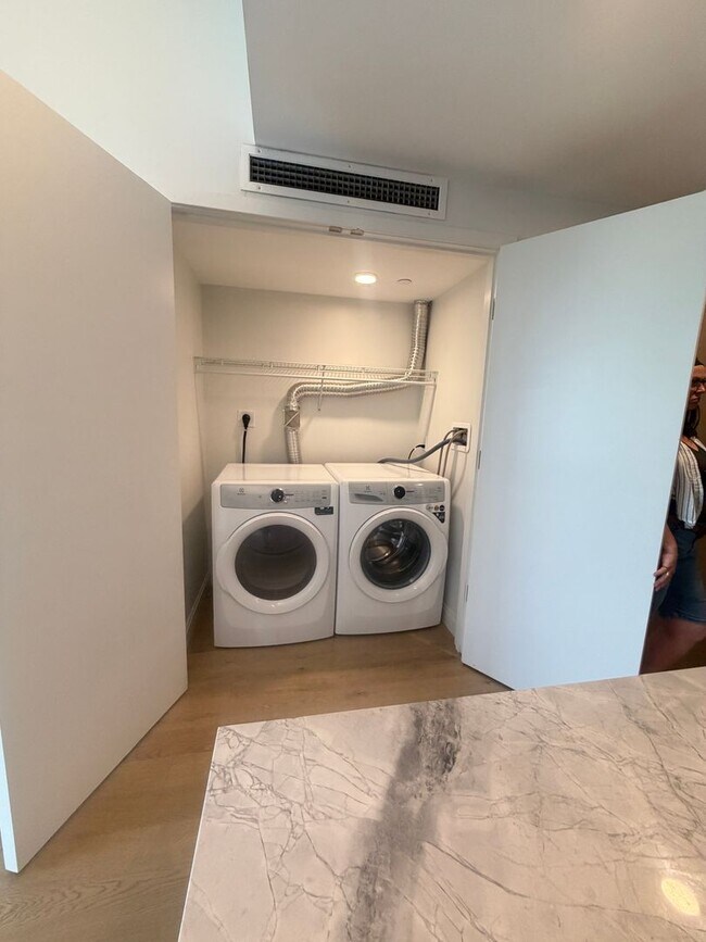 Building Photo - Beautiful Apartment in Allston
