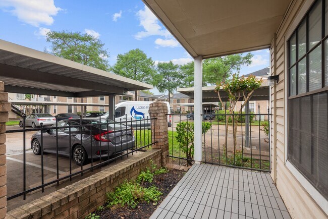 Building Photo - 2750 Holly Hall St