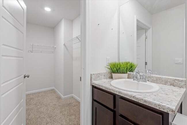 Building Photo - 4522 Rivers Landing Dr